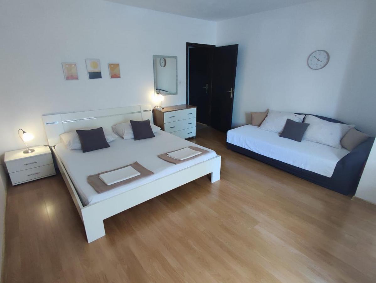 Apartmani Valentino Макарска Екстериор снимка