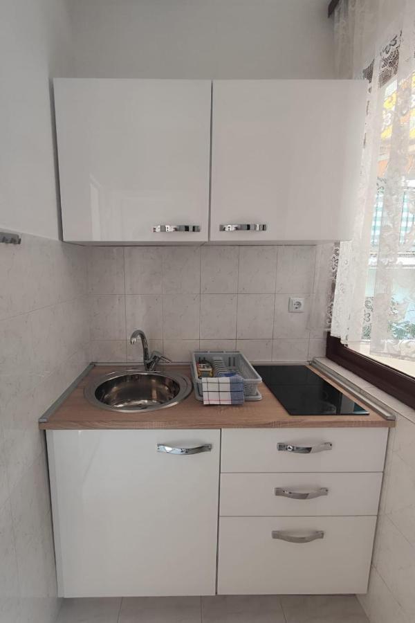 Apartmani Valentino Макарска Екстериор снимка